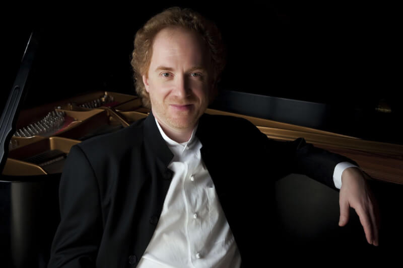 Photo of pianist Boris Slutsky
