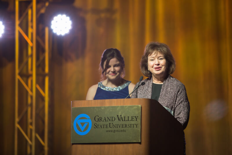 Provost Gayle R. Davis received the President Appreciation Award