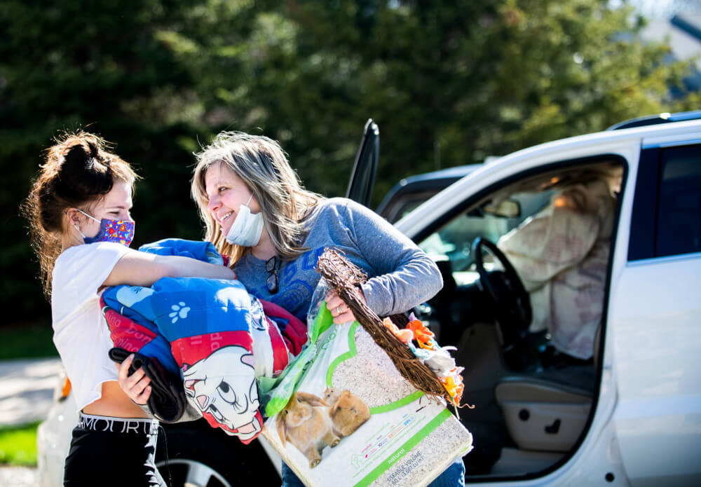 Lauren Martin and her mom, Christy Martin, move Lauren's belongings out of Hoobler Living Center on May 1, 2020. Martin is a freshman biology major from Kalamazoo, Mich.