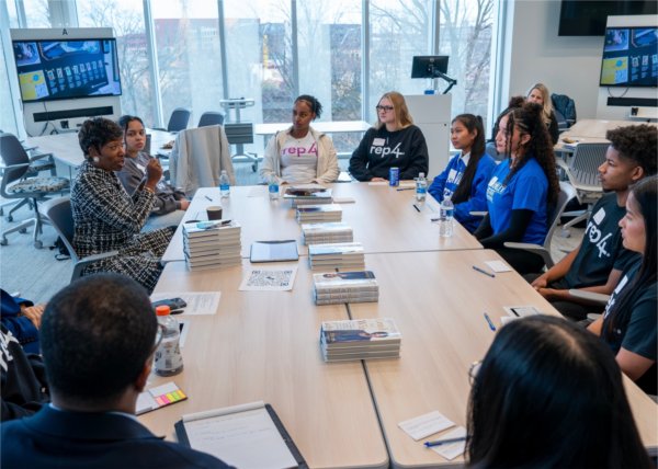 Carla Harris sat down for a roundtable discussion with GVSU and REP4 students. 