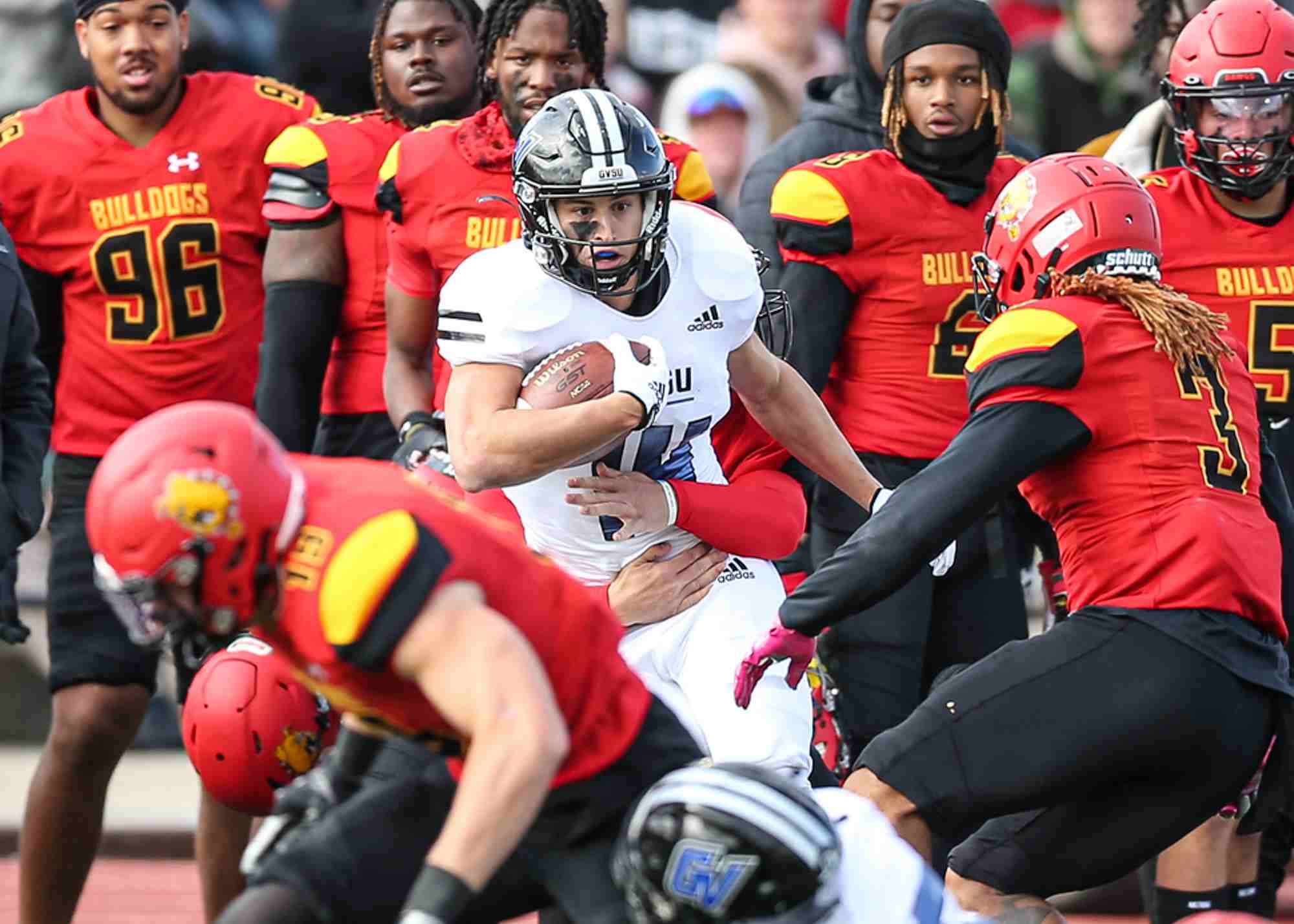 No 1 Grand Valley Football Takes On Wayne State In GLIAC Contest GVNext   2000 