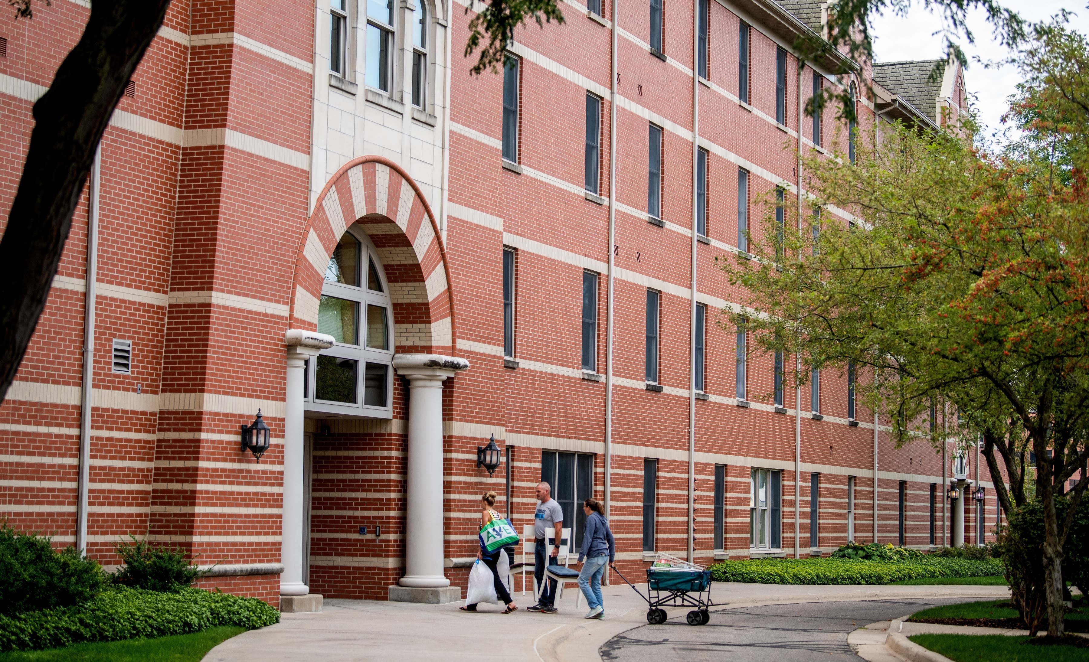 Campus comes alive GVSU movein 2024 GVNext